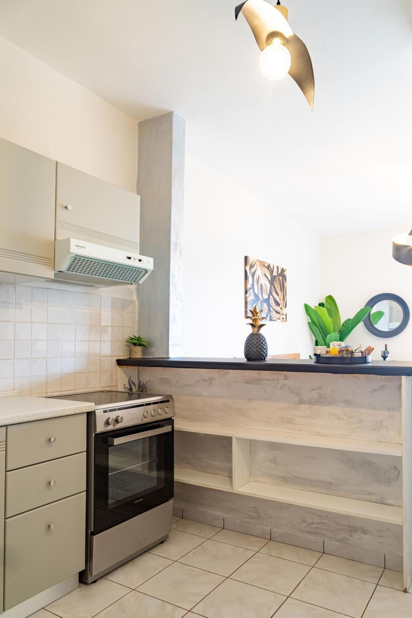 Islet View Apartment Tolo Exterior photo